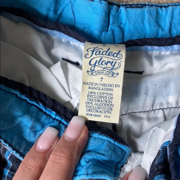 Shorts - Picture 2 of 3